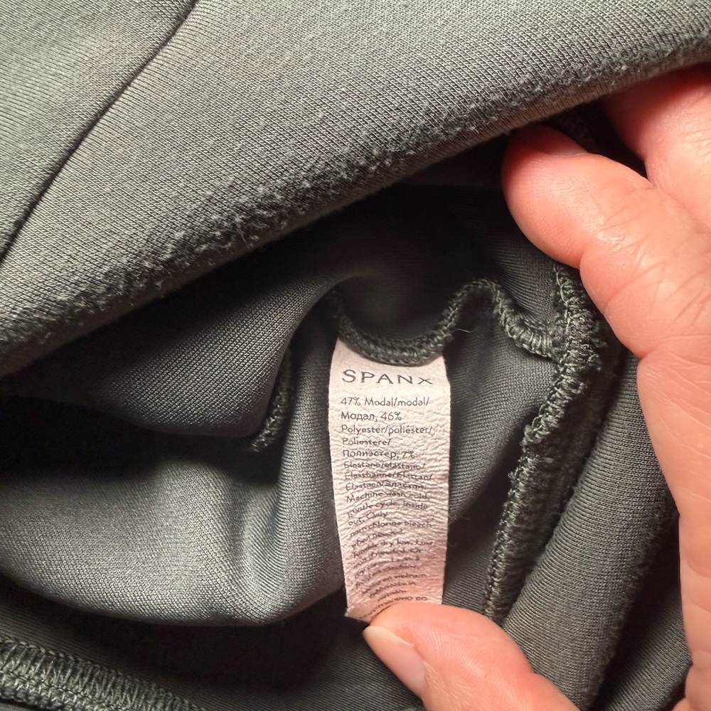 SPANX Air Essentials Half-Zip Medium - image 6